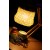 Luminária Articulada de Mesa com Base de Madeira e Cúpula de Barbante Ecológico Branca e Amarela (ambientada)